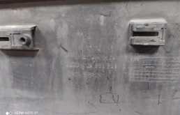 Молдинг двери передний правый для Audi Q7 2009 года на фотографиях