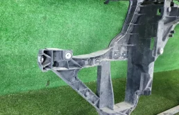 Панель радиатора (телевизор) для BMW X3 2008 года на фотографиях