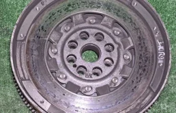 Маховик для Nissan X-Trail 2016 года на фотографиях