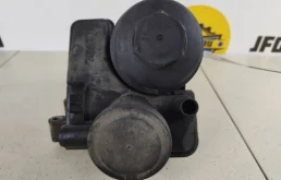 Корпус масляного фильтра для Volvo C30 на фотографиях