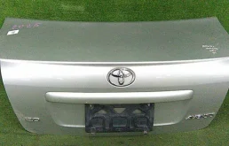 Крышка багажника для Toyota Avensis на фотографиях