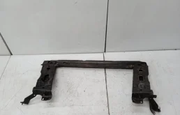 Подрамник двигателя для Renault Megane 2010 года на фотографиях