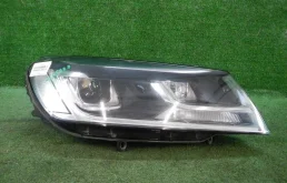 Фары для Volkswagen Touareg 2015 года на фотографиях