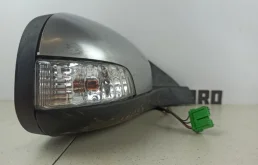 Стекла и зеркала для Volvo C30 2012 года на фотографиях