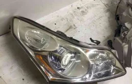 Фара ксенон правая для Infiniti G V36 2006-2009