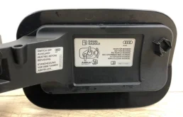 Лючок топливного бака для Audi Q7 на фотографиях