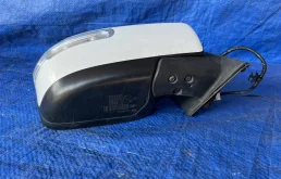 Стекла и зеркала для Mazda CX 7 2010 года на фотографиях