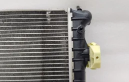 Радиатор охлаждения ДВС для Skoda Rapid 2023 года на фотографиях