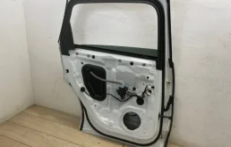 Дверь задняя левая для Audi Q7 2018 года на фотографиях