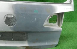 Двери для Volkswagen Touran 2012 года на фотографиях