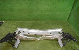 Панель радиатора (телевизор) для Mercedes-Benz E class на фотографиях