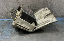 Блок ABS для Volvo XC90 2012 года на фотографиях