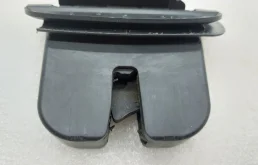 Замок багажника для Audi Q7 на фотографиях