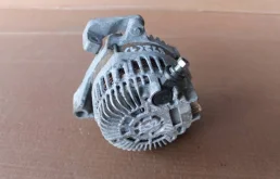 Генератор для Subaru Forester 2019 года на фотографиях