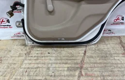 Дверь задняя правая для Nissan Almera 2004 года на фотографиях