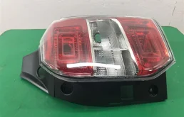 Фонарь правый для Subaru Forester на фотографиях