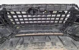 Усилитель переднего бампера для Audi Q7 на фотографиях