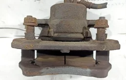 Суппорт передний левый для Suzuki Grand Vitara на фотографиях