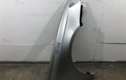 Крыло правое для Subaru Legacy 2009 года на фотографиях