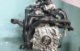 Двигатель без навесного для Volkswagen Polo 2008 года на фотографиях