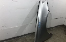 Крыло правое для Subaru Legacy 2009 года на фотографиях