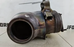 Катализатор для Volvo XC90 2018 года на фотографиях