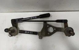 Трапеция стеклоочистителей для Hyundai Solaris 2018 года на фотографиях