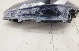 Фары для Toyota Corolla 2023 года на фотографиях