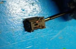 Датчик ABS передний правый для Toyota RAV4 на фотографиях