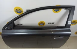 Дверь передняя левая для Volvo C30 2010 года на фотографиях