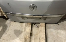 Молдинг крышки багажника (13137859) для Opel Zafira B 2005-2015