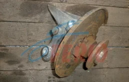 Кулак задний левый для BMW X5 Е53 1999-2006