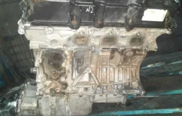 Двигатель без навесного для Chrysler 300C 2005 года на фотографиях