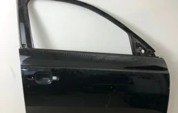 Дверь передняя правая для Audi Q3 2012 года на фотографиях