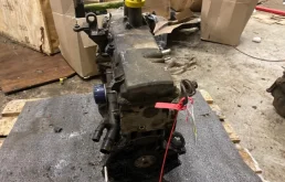 Двигатель без навесного для Renault Logan 2008 года на фотографиях