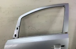 Двери для Opel Zafira 2007 года на фотографиях