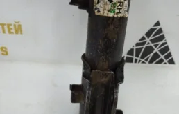 Стойка кузова передняя правая для Hyundai Solaris 2021 года на фотографиях