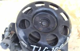 Компрессор кондиционера для Toyota Land Cruiser 2001 года на фотографиях