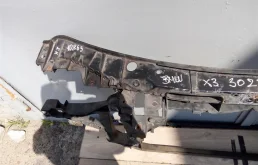 Панель радиатора (телевизор) для BMW X3 2008 года на фотографиях