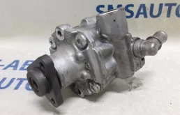 Насос ГУР для Audi A8 2010 года на фотографиях