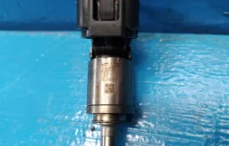 Форсунка топливная для Mazda CX 5 2013 года на фотографиях