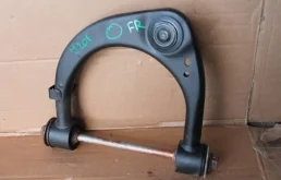 Рычаг передний правый верхний для Lexus LX на фотографиях