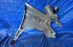 Крылья для Toyota Alphard 2008 года на фотографиях