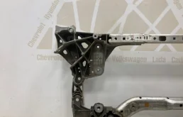 Подрамник двигателя для BMW 5er 2016 года на фотографиях