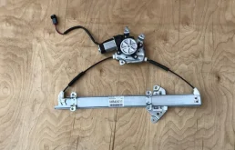 Стеклоподъемник передний левый для Nissan Almera Classic 2009 года на фотографиях