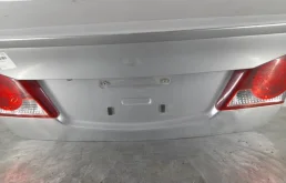 Крышка багажника для Honda Civic 2005 года на фотографиях