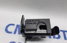 Замок капота для Mercedes-Benz GL class 2016 года на фотографиях