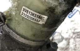 Насос ГУР для Volvo C30 2011 года на фотографиях