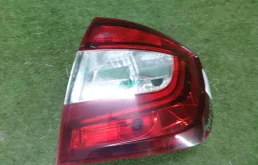 Фонарь правый для Skoda Rapid 2019 года на фотографиях