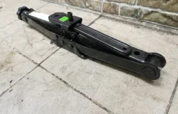 Домкрат для Mercedes-Benz GL class на фотографиях